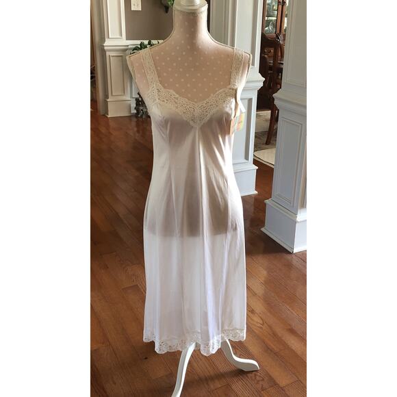 Vintage Vanity Fair Full Slip Gown “No Ride Up” White Nylon Lace Women’s Size 32 - Picture 1 of 12